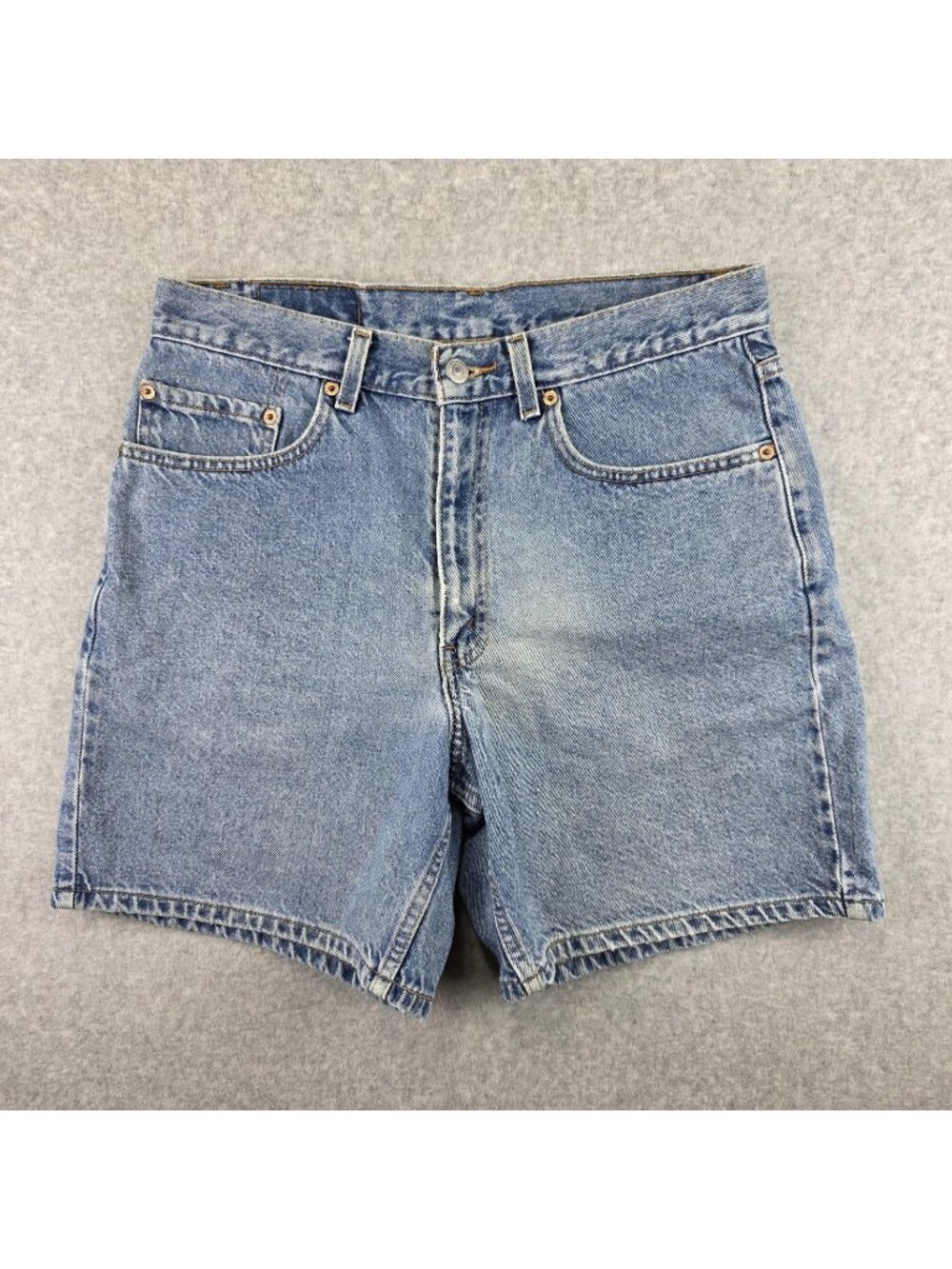 Levi's 550 Denim Shorts Mens 33 Relaxed Light Wash Bermuda 9" Inseam Y2K 2002